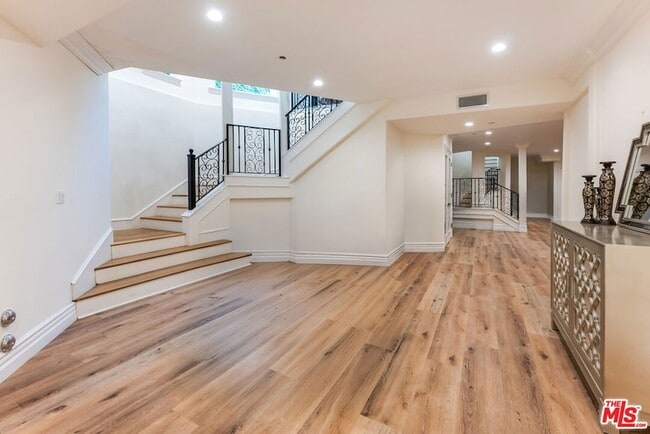 Building Photo - 345 S Saltair Ave