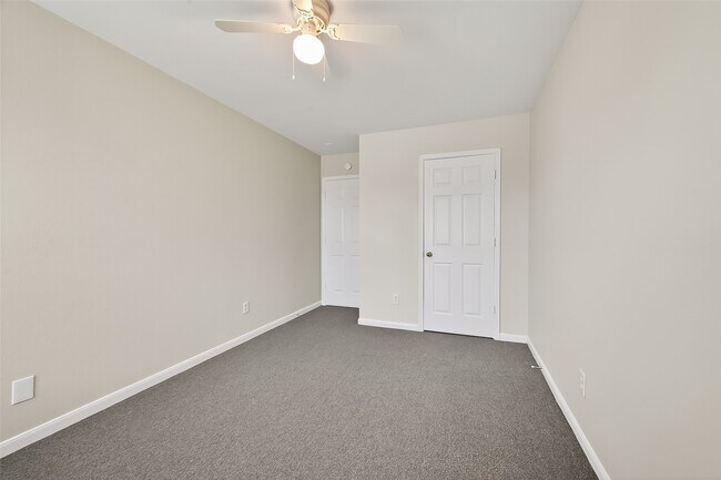 Building Photo - 7351 Parkland Manor Dr