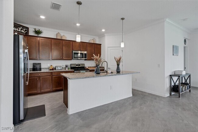Building Photo - 14672 Cantabria Dr