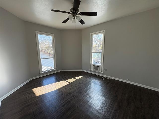 Building Photo - 715 W Day St