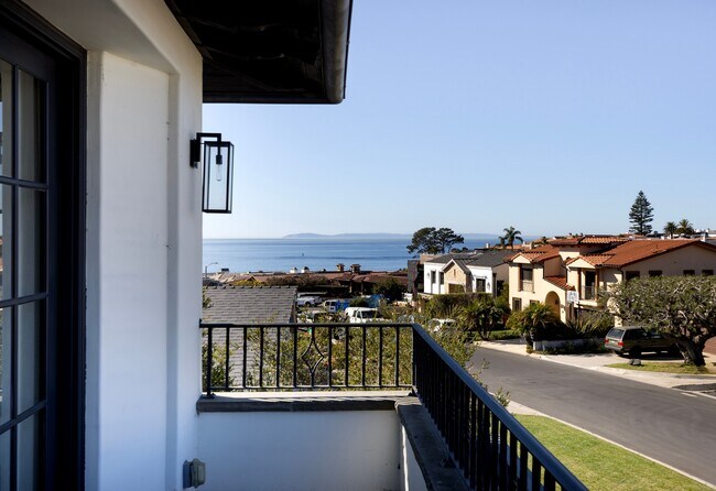 Building Photo - 260 Evening Canyon Rd