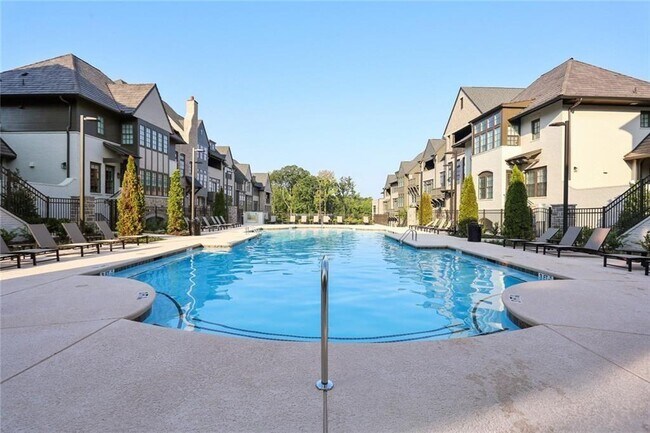 Building Photo - 6715 Encore Blvd
