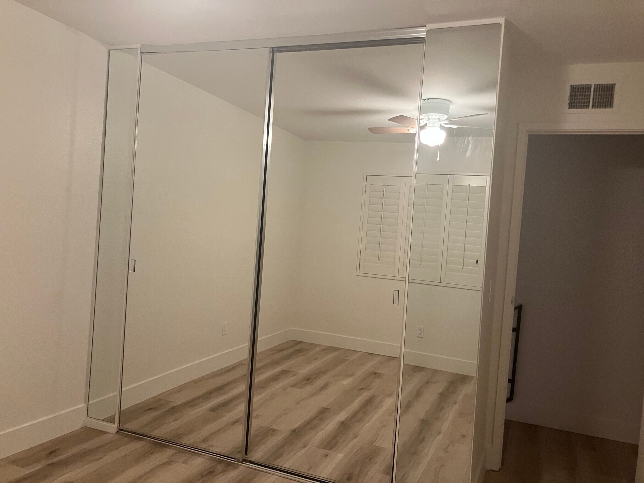 Building Photo - 1910 W Palmyra Ave