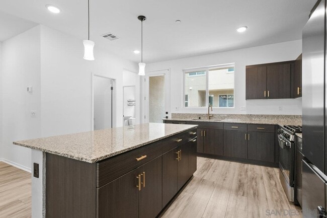 Building Photo - 5212 Beachfront Cove