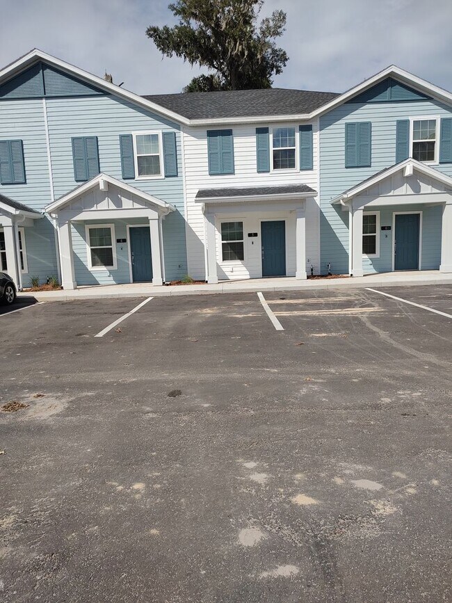 Building Photo - 3409 (LO)