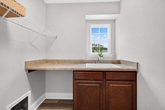 Building Photo - 4007 Jockey Club Circle