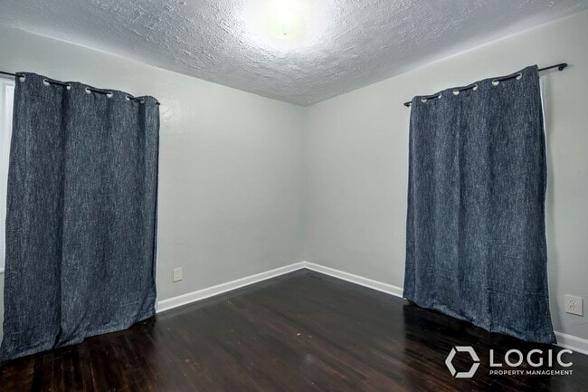Building Photo - Spacious Home in Ogden!