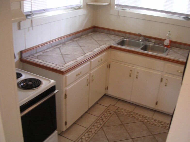 Building Photo - 838 Rosalia Dr