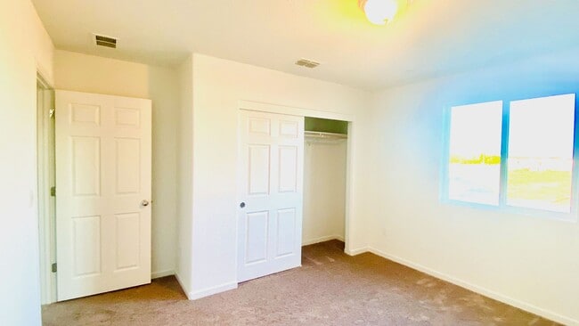 Building Photo - Beautiful Two Story Home in the Olivewood ...
