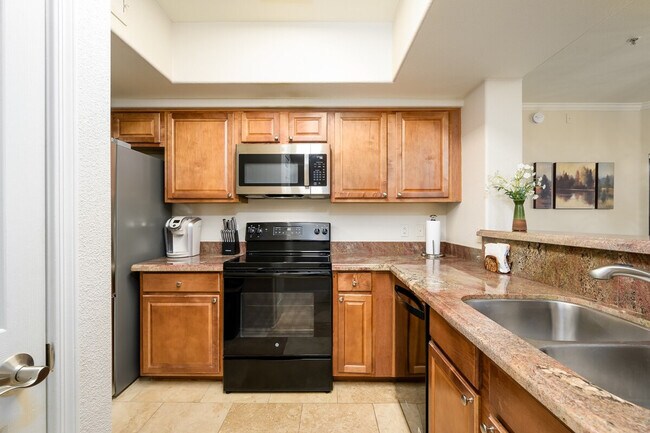 Building Photo - 15095 N Thompson Peak Pkwy