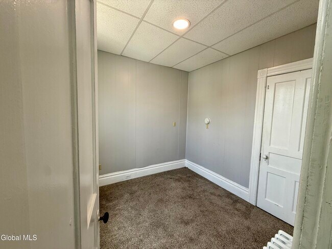 Building Photo - 741 Hudson Ave