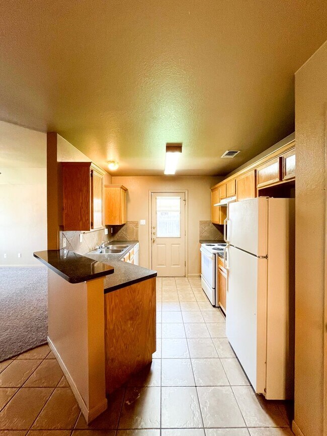 Building Photo - 1303 Nicholas Cir