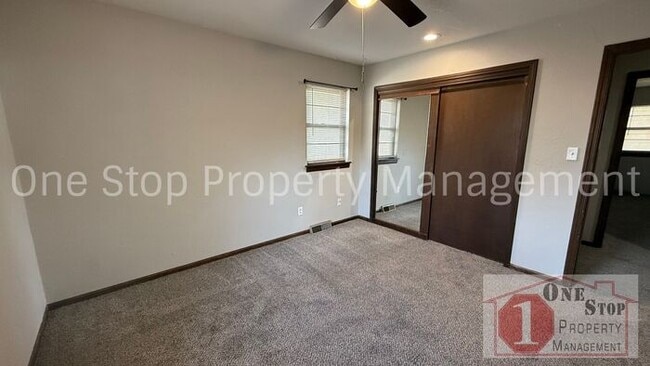 Building Photo - Beautiful Split Level Home w/ 4 Bedroom an...