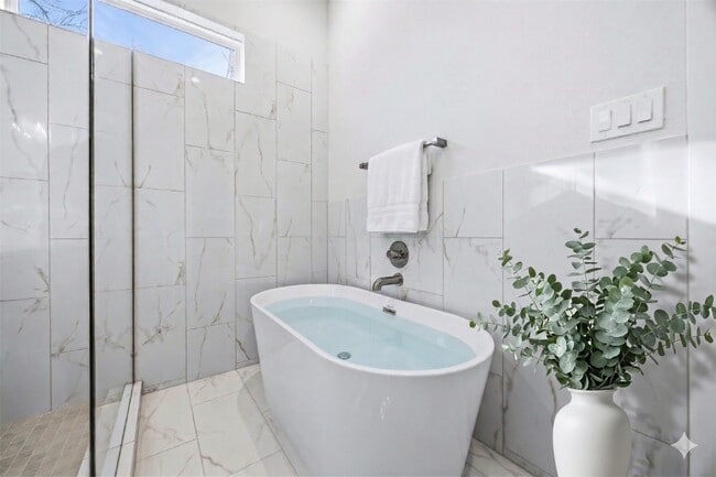 Building Photo - 6108 De Campo St