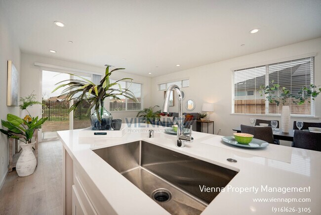 Building Photo - 551 Fox Hunt Wy