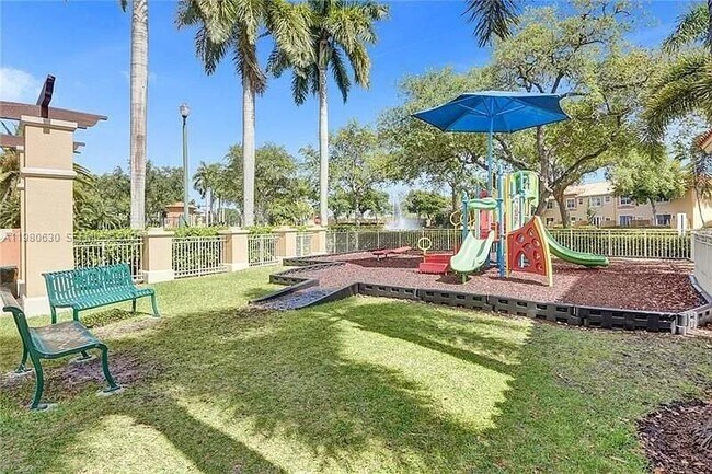 Building Photo - 2325 Mariner Ct