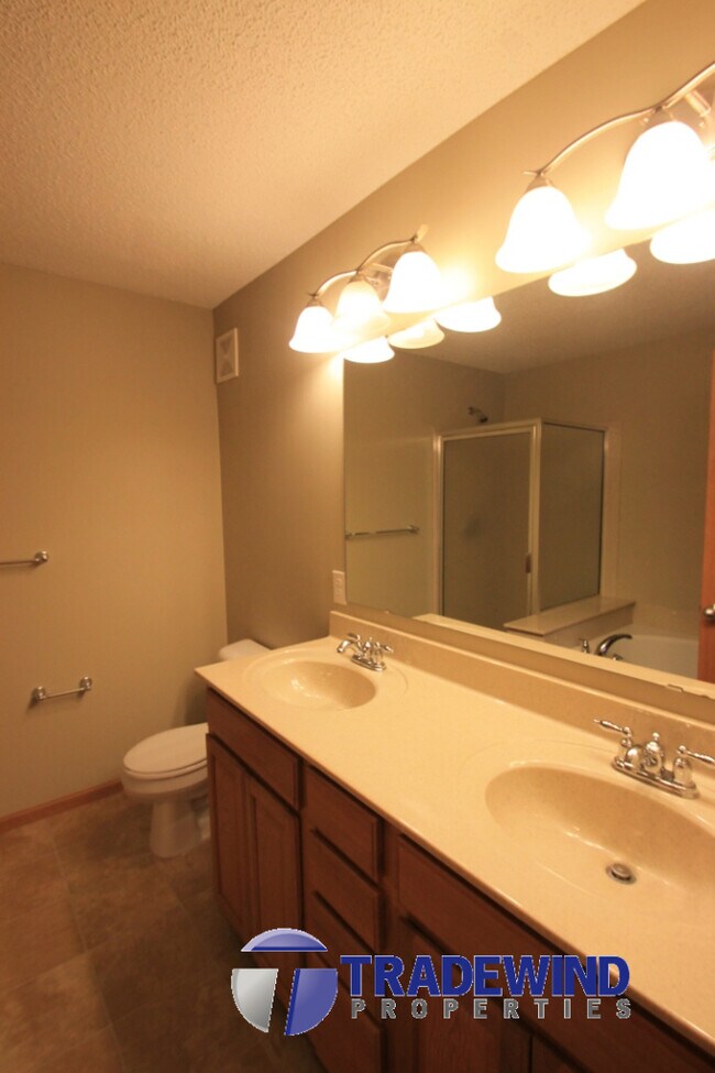 Building Photo - 11040 Fergus St NE