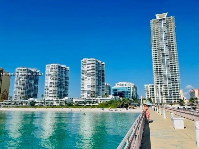 Building Photo - 16699 Collins Ave