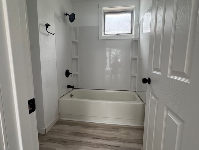 Building Photo - 1016 4th Ave