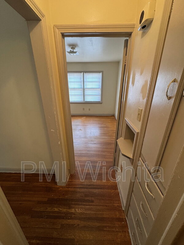 Building Photo - 6149 E Boston St