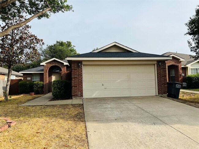 Building Photo - 1055 Port Sullivan Dr