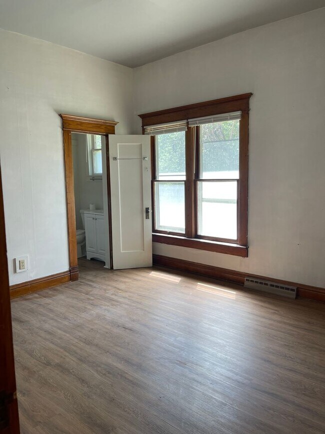 Building Photo - 1640 Locust St