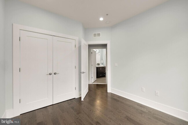 Building Photo - 153 Winsome Cir