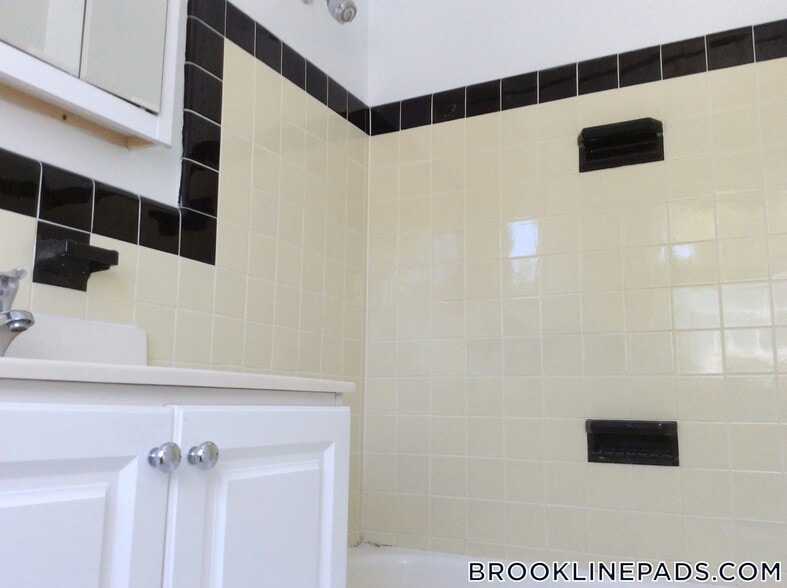 Building Photo - 117 Independence Dr