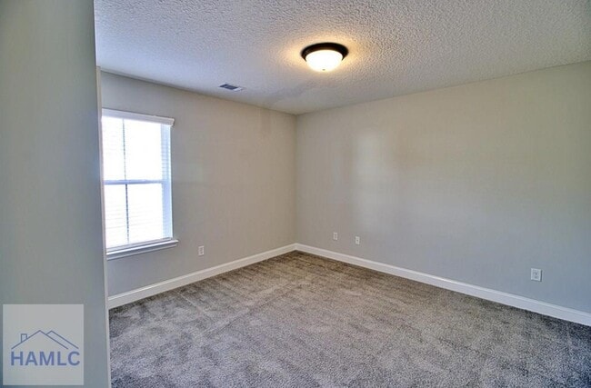 Building Photo - 546 Fairview Cir