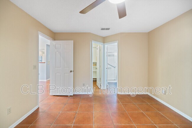 Building Photo - 6160 Sequoia Dr