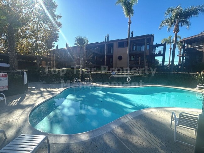 Building Photo - 4016 Aguila St