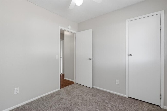 Building Photo - 905 Craig Dr