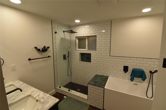 Building Photo - 13801 Cherry Creek Dr