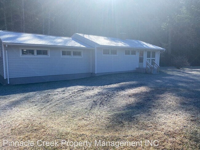 Building Photo - 3 br, 1 bath House - 3927 US Hwy 441S