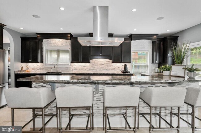 Building Photo - 6005 Selvyn Rd