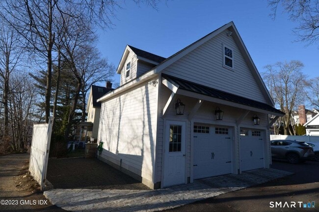 Building Photo - 309 Milbank Ave