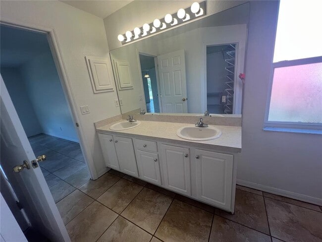 Building Photo - 2223 Rio De Janeiro Ave