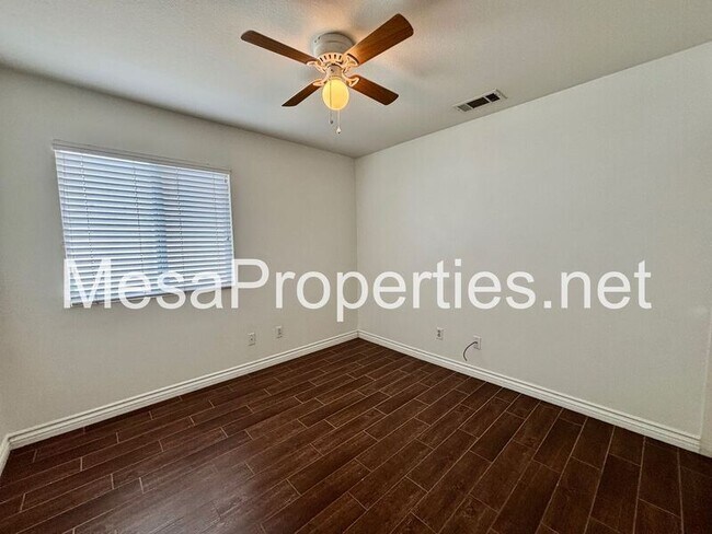 Building Photo - 16486 Salinas St