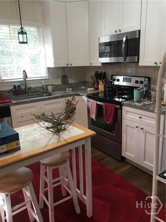 Building Photo - 245 Springdale St