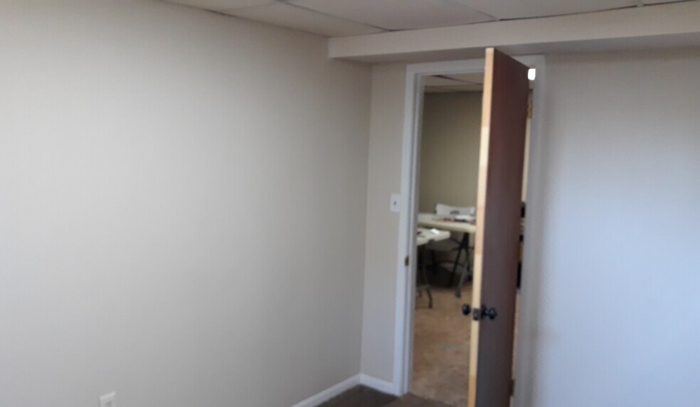 Building Photo - 2550 Wyoming Ave