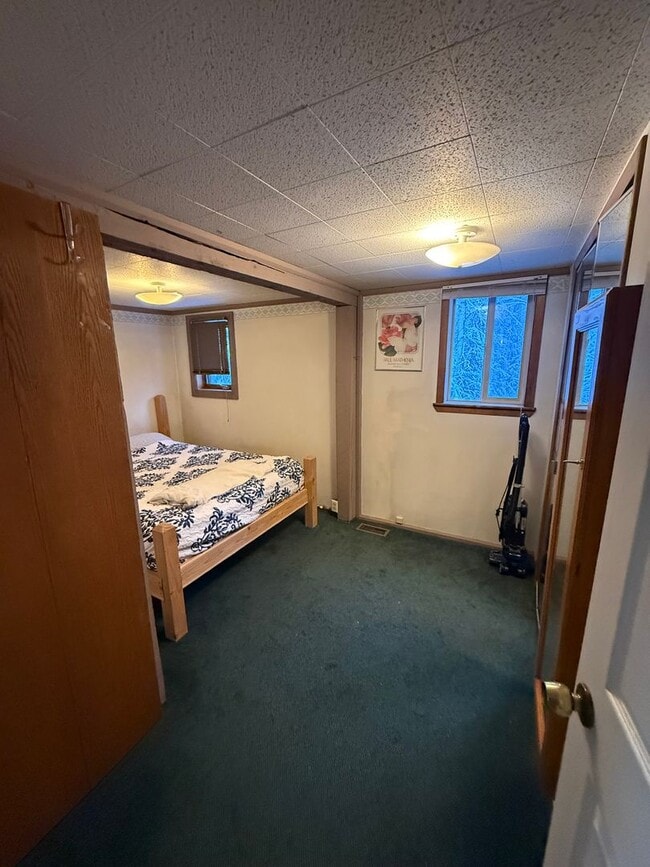 Building Photo - Spacious 3-Bedroom, 2-Bath Home, 2 Car Garage, Just Outside of Town – Pets Welcome!