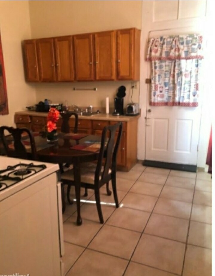 Kitchen - 3109 Milan St
