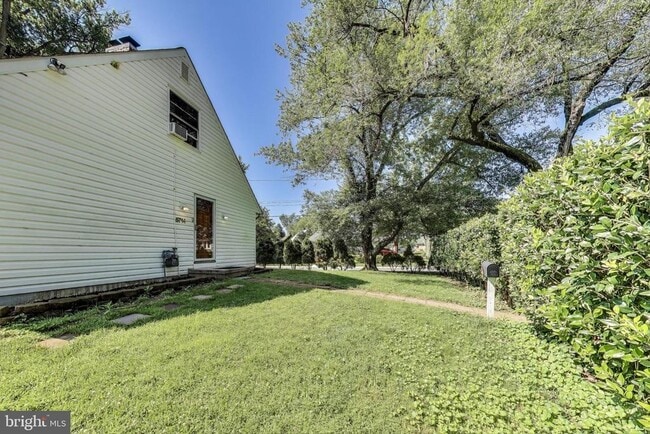 Building Photo - 5714 Ridgway Ave