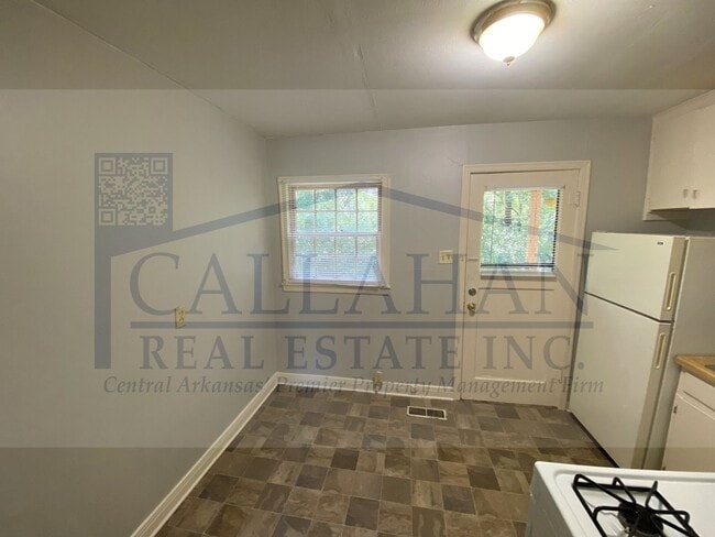 Building Photo - Park Hill 2 Bedroom Duplex