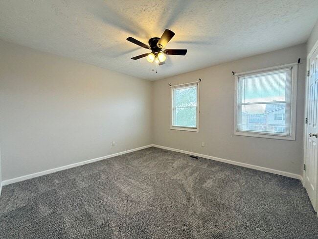 Building Photo - 171 S Killarney Ln