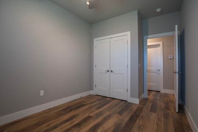 Building Photo - 3-bedroom, 2-bathroom home located in the beautiful Pea Ridge, AR