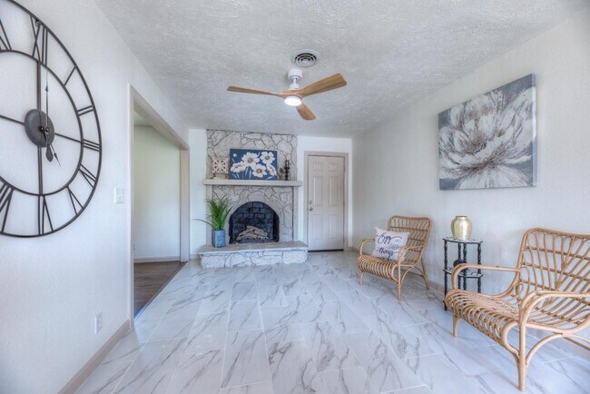 Building Photo - 2508 S Irvington Ave