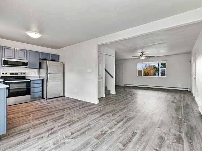 Building Photo - 566 Placer St