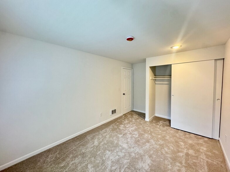 Building Photo - Completely Remodeled!!!