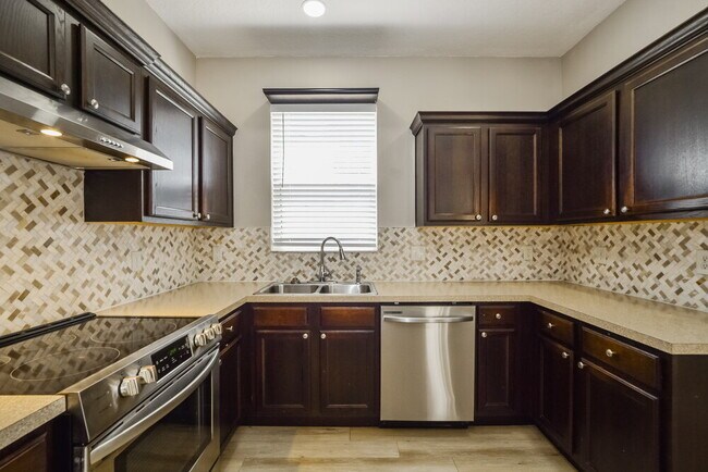 Building Photo - 241 Bluff Pass Dr